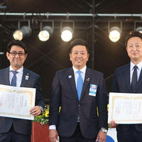 ビジネスプランコンテストで表彰