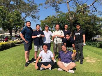 男性陣はタイでゴルフを楽しんだ