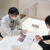 オークマ、飛沫感染対策のパーテーション