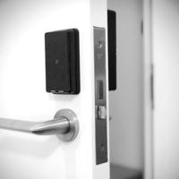 JLabs、スマートロックを共同開発