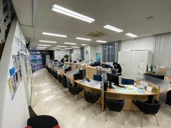 川商ハウス本店の内観