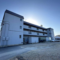 初の自社保有物件として競売寸前の物件を購入、再生手がける