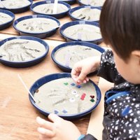 ジェクト、子どもの手形取り　思い出づくり好評【地域をつなぐ】