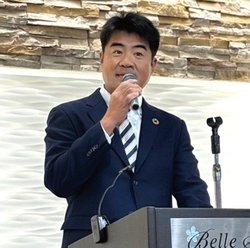 決算発表会に登壇した椿内社長