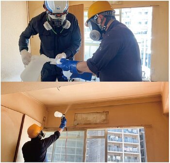 消臭剤を専用の機材に入れ、壁・床に散布する