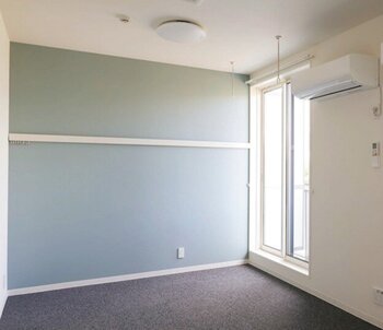 エアコン付きの約4.5畳の個室