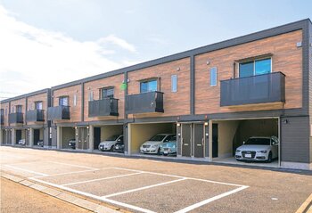 大型のガレージが付帯するプレミアムガレージハウス