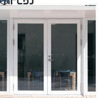 文化シヤッター、透明な耐熱強化ガラスを採用