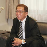 堀本雄一氏