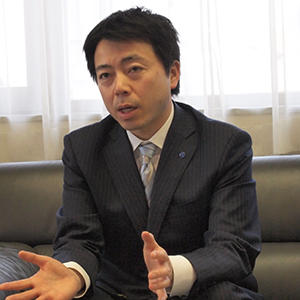 鈴江崇文 社長