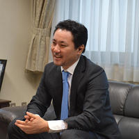 安達 慶高 社長